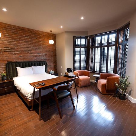 Self Check-In Boutique Hotel - Quartier Latin - Room 201 Монреал Екстериор снимка