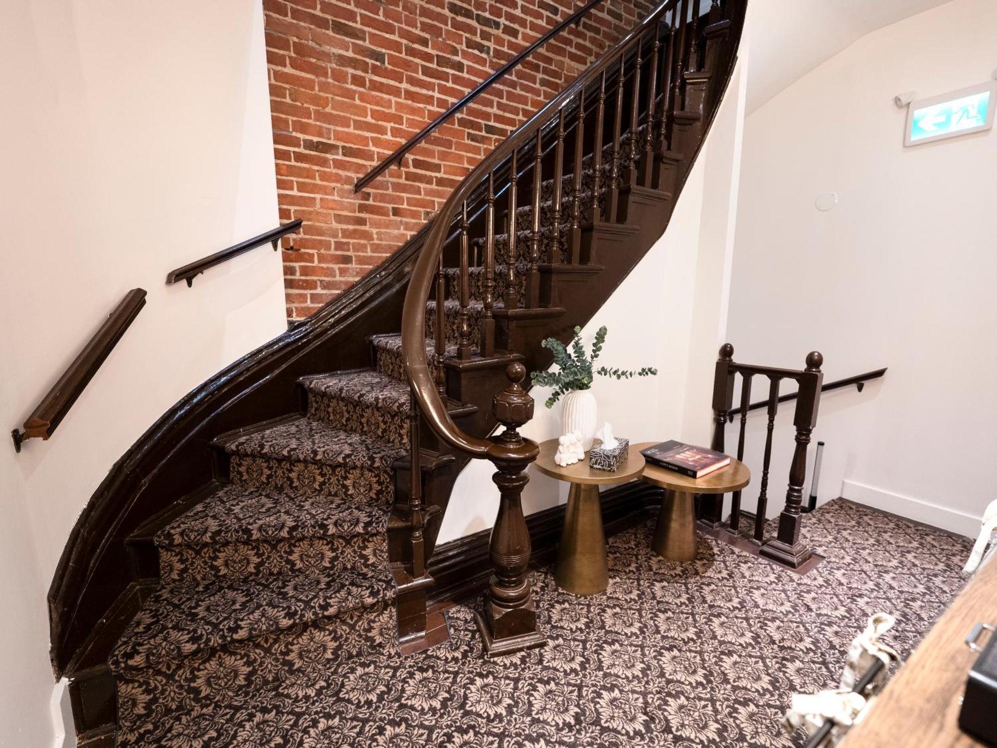 Self Check-In Boutique Hotel - Quartier Latin - Room 201 Монреал Екстериор снимка