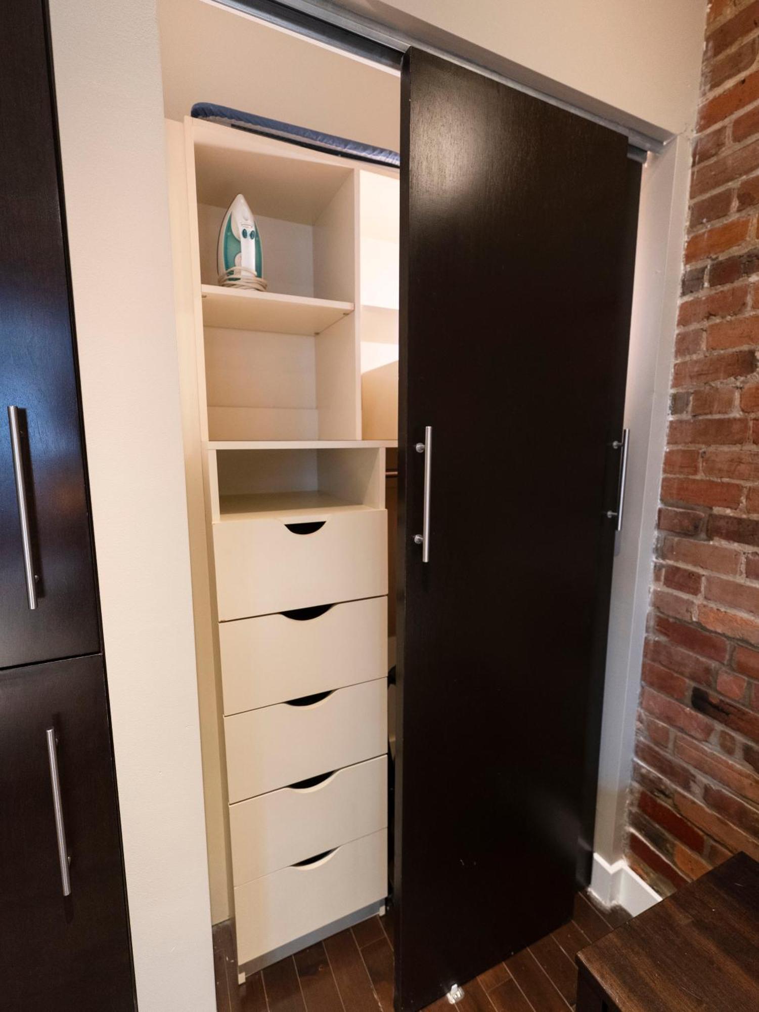 Self Check-In Boutique Hotel - Quartier Latin - Room 201 Монреал Екстериор снимка