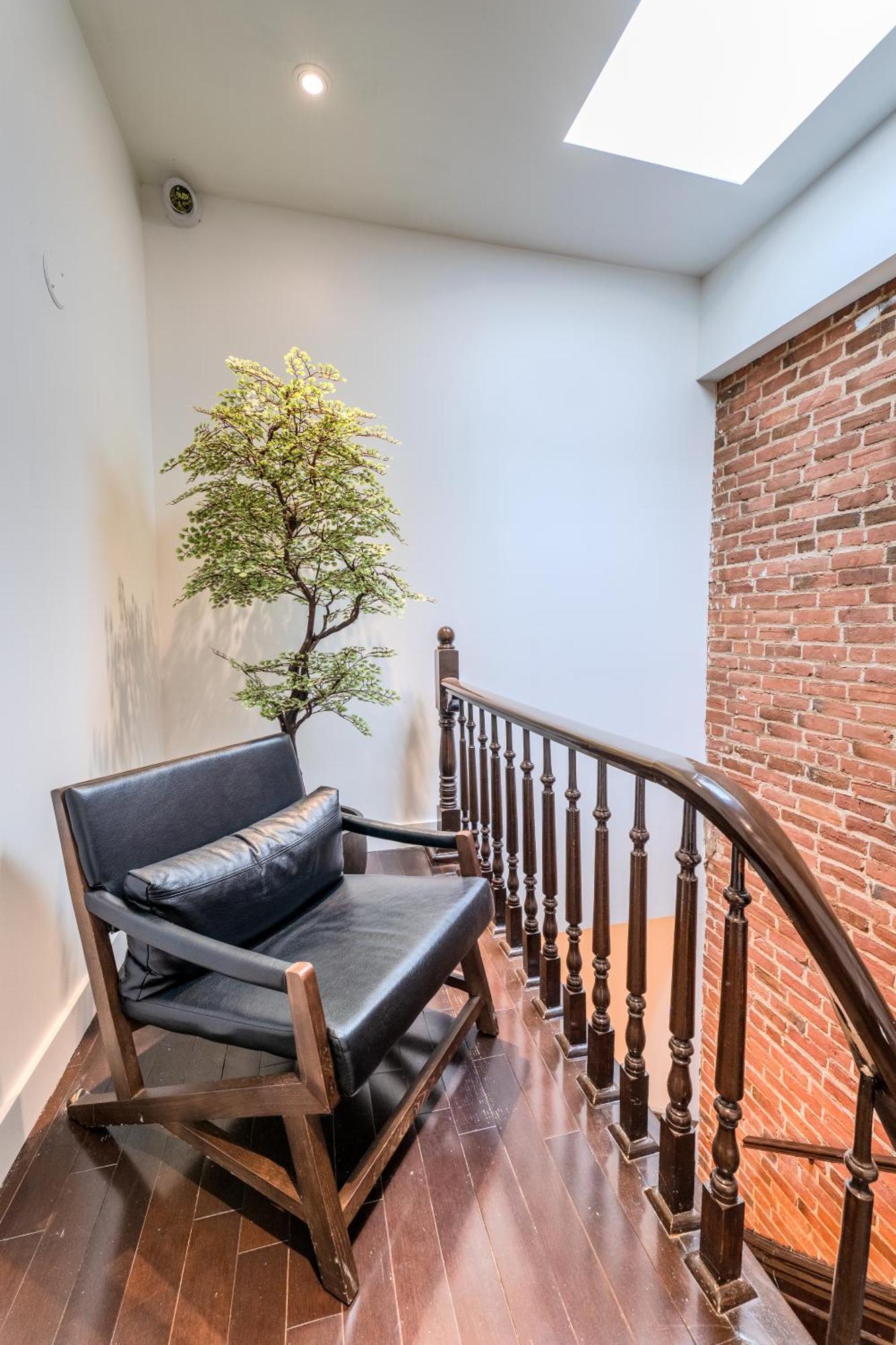 Self Check-In Boutique Hotel - Quartier Latin - Room 201 Монреал Екстериор снимка