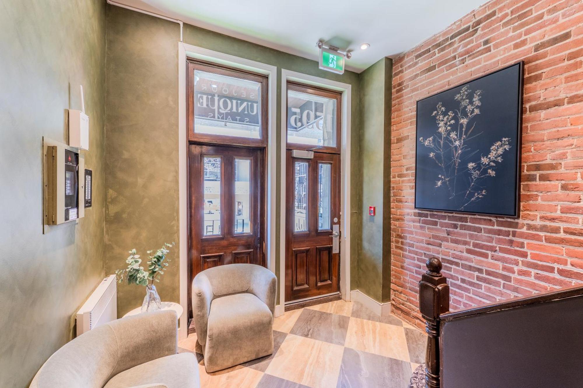 Self Check-In Boutique Hotel - Quartier Latin - Room 201 Монреал Екстериор снимка